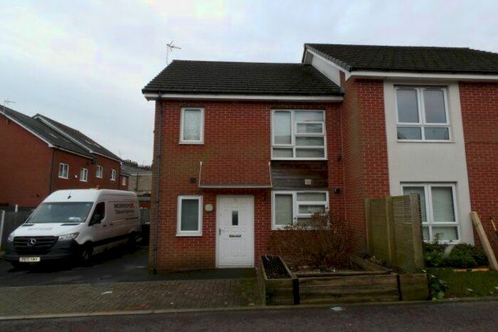 3 Bedroom Property To Rent In Mosley Walk, Blackburn, BB2