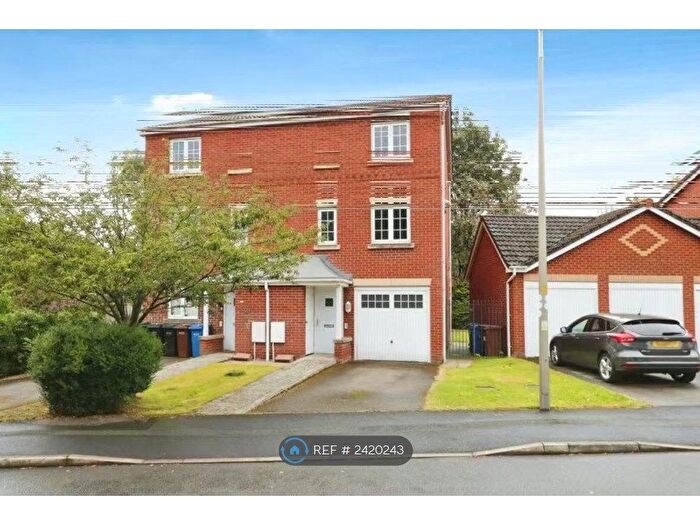 3 Bedroom Semi-Detached House To Rent In Cravenwood Road, Reddish, Stockport, SK5