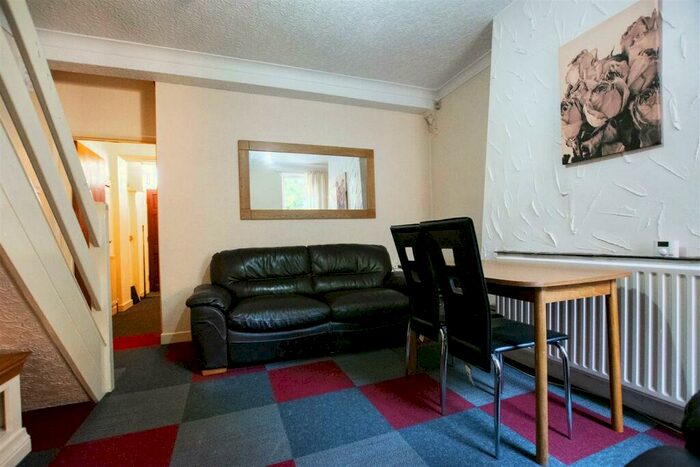 4 Bedroom House To Rent In Heeley Road, Birmingham, B29