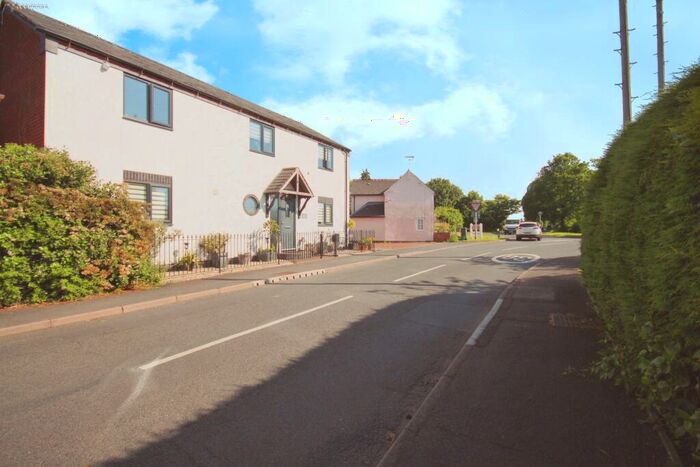 3 Bedroom Detached House For Sale In Shrewley Common, Shrewley, Warwick, Warwickshire, CV35