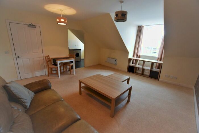 2 Bedroom Flat To Rent In Union Street, City Centre, Aberdeen, AB11