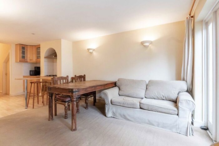 1 Bedroom Flat To Rent In Wandsworth Road, London, SW8