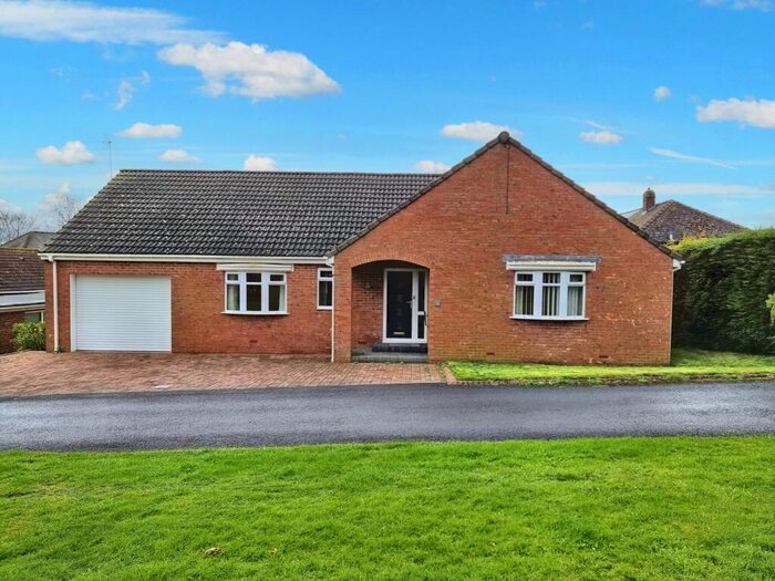 3 Bedroom Bungalow For Sale In Linden Grove, Leadgate, DH8