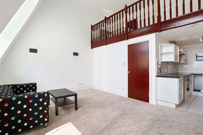 Studio To Rent In Brook Court, Brook Road South, Brentford, TW8
