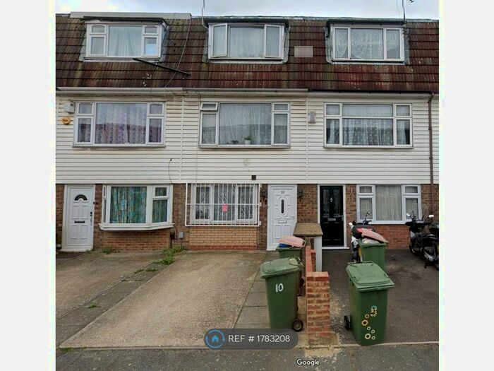 5 Bedroom Terraced House To Rent In Young Road, London, E16