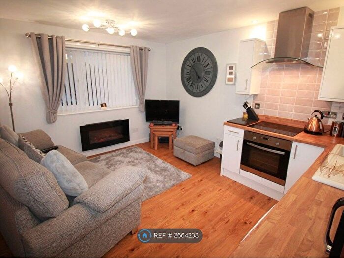 1 Bedroom Flat To Rent In Robin Court, Kidderminster, DY10
