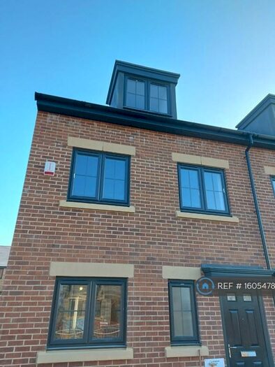 3 Bedroom Semi-Detached House To Rent In Hazel Grove, Thurnscoe, S63