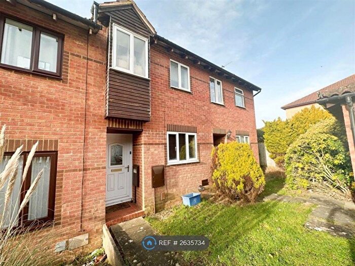 2 Bedroom Terraced House To Rent In Hexham Gardens, Bletchley, Milton Keynes, MK3
