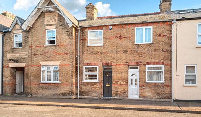 2 Bedroom House For Sale In Vansittart Road, Windsor, SL4