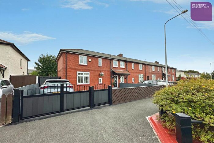 3 Bedroom End Of Terrace House For Sale In Fishwick Parade, PR1