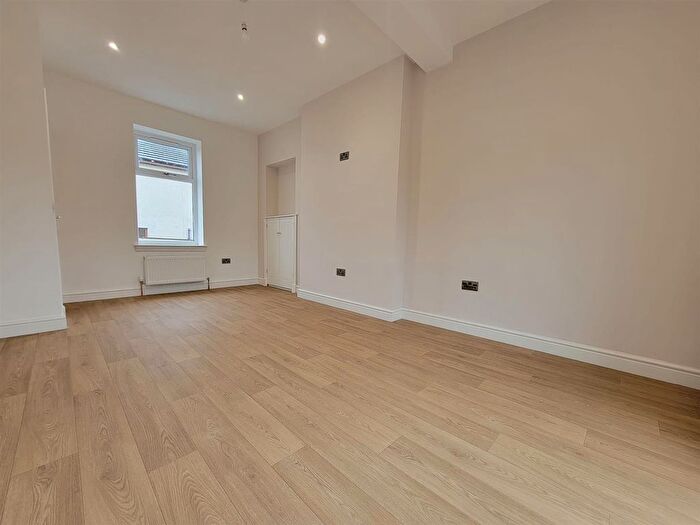 3 Bedroom Detached House To Rent In Church Street, Kirkcaldy, KY1