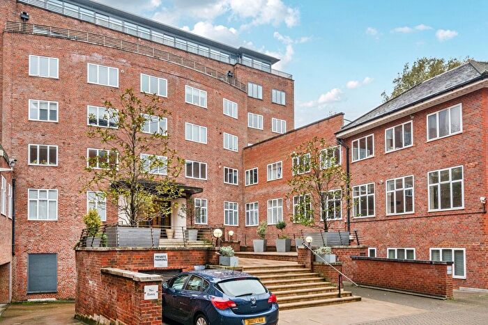 3 Bedroom Property To Rent In Upper Richmond Road, London, SW15