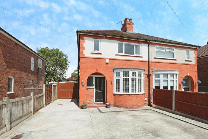 3 Bedroom Semi-Detached House For Sale In Walford Avenue, Crewe, Cheshire, CW2