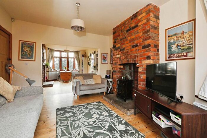 3 Bedroom Semi-Detached House For Sale In Meadow Head, Meadow Head, Sheffield, S8