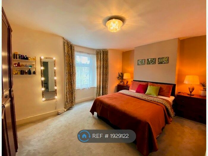 3 Bedroom Terraced House To Rent In Compton Avenue, London, E6