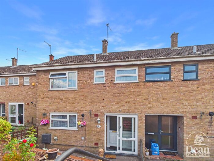 3 Bedroom Terraced House For Sale In Cinderford, Mapledean, Cinderford, GL14