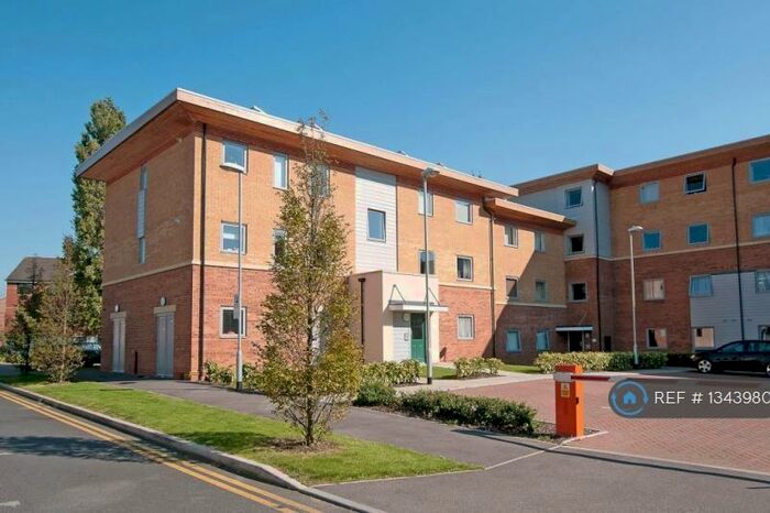 2 Bedroom Flat To Rent In Millicent Grove, London, N13