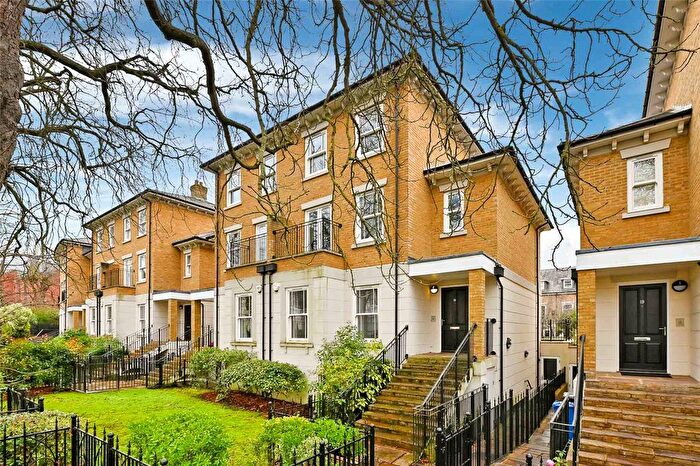 5 Bedroom Terraced House For Sale In Claremont Road, Windsor, Berkshire, SL4