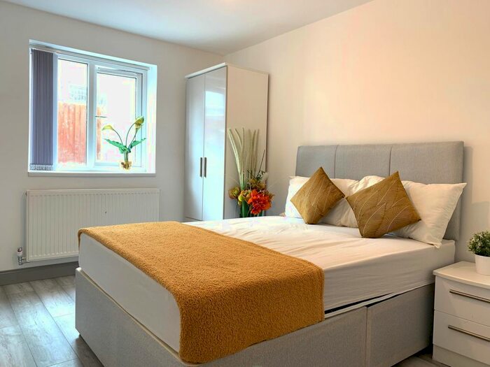 1 Bedroom Flat To Rent In Pomeroy Street, Cardiff, CF10