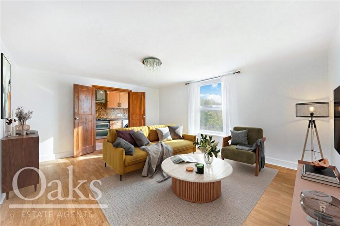 2 Bedroom Apartment For Sale In Holmesdale Road, South Norwood, SE25