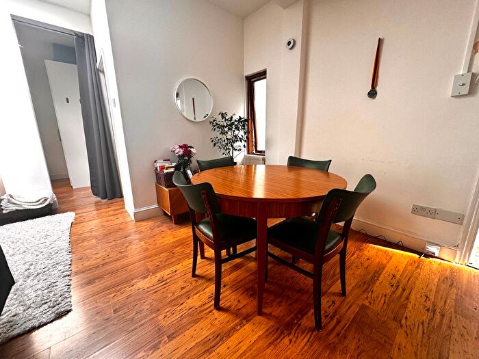 1 Bedroom Flat For Sale In Liverpool Road, London, N1