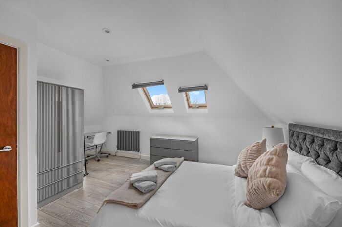 1 Bedroom Flat To Rent In Middleton Drive, Surrey Quays, SE16