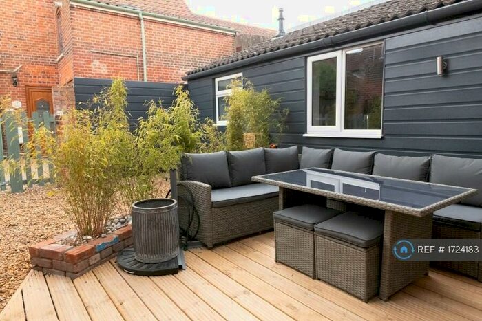 3 Bedroom Semi-Detached House To Rent In Cross Street, Cromer, NR27