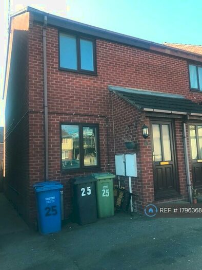 2 Bedroom Semi-Detached House To Rent In Hazlehurst Lane, Chesterfield, S41