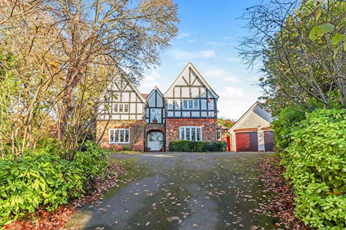 5 Bedroom Detached House For Sale In The Birches, Beaconsfield, Buckinghamshire, HP9