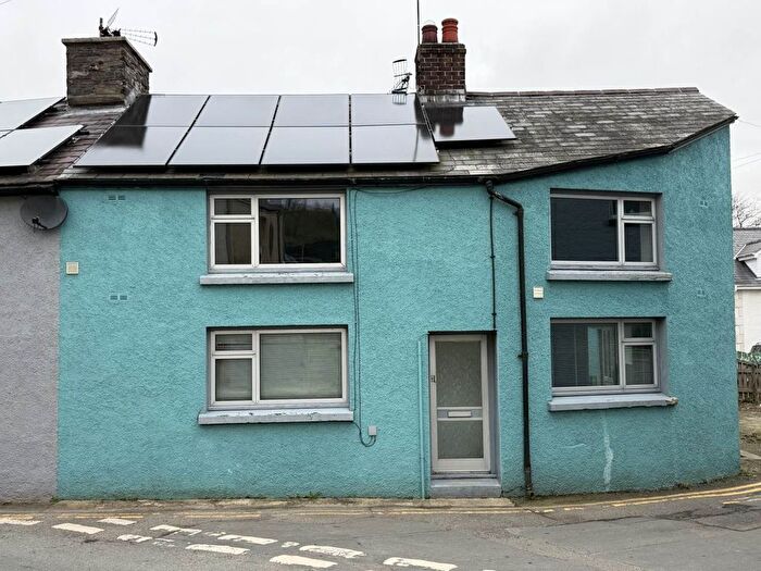 3 Bedroom Semi-detached House To Rent In Tregaron, Ceredigion, SY25