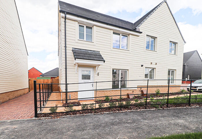 3 Bedroom Semi Detached House To Rent In Angora Road, Andover, SP11