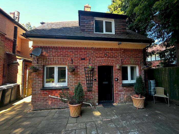 1 Bedroom Flat To Rent In Glenferness Avenue, Westbourne, Bournemouth, BH4