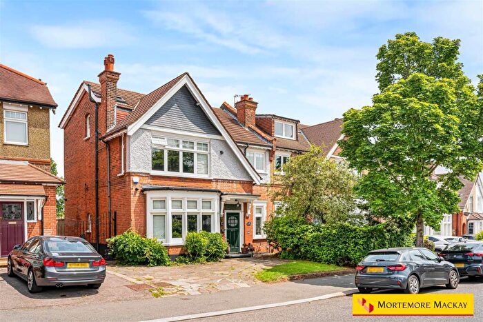 5 Bedroom House For Sale In Green Dragon Lane, London, N21