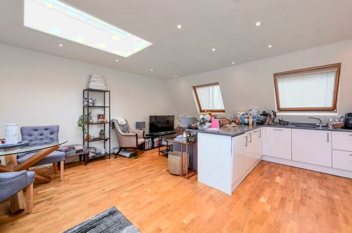 2 Bedroom Apartment To Rent In Kilburn Place London, NW6