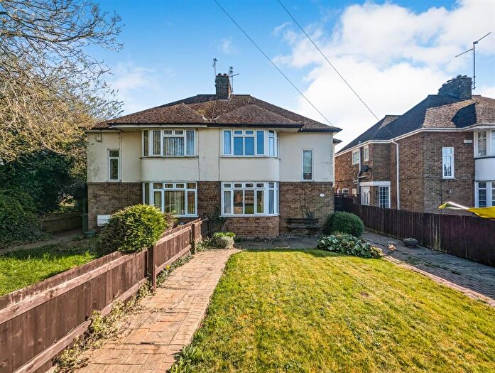 3 Bedroom Semi Detached House For Sale In Cottingham Road, Corby, NN17