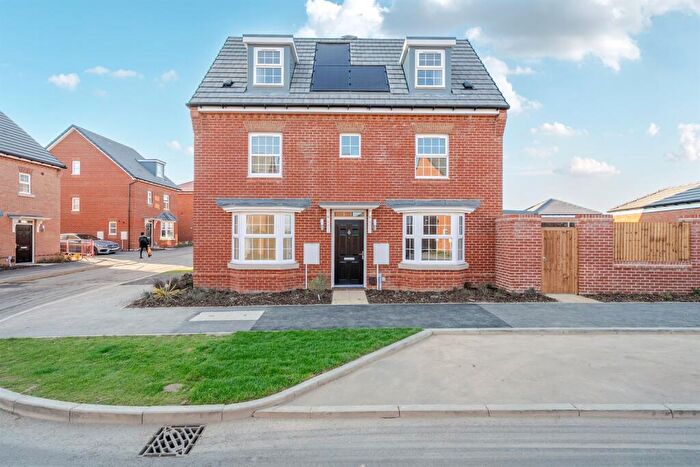 4 Bedroom Detached House To Rent In Bedroom Detached House In Fox Lane, Sturry, CT2