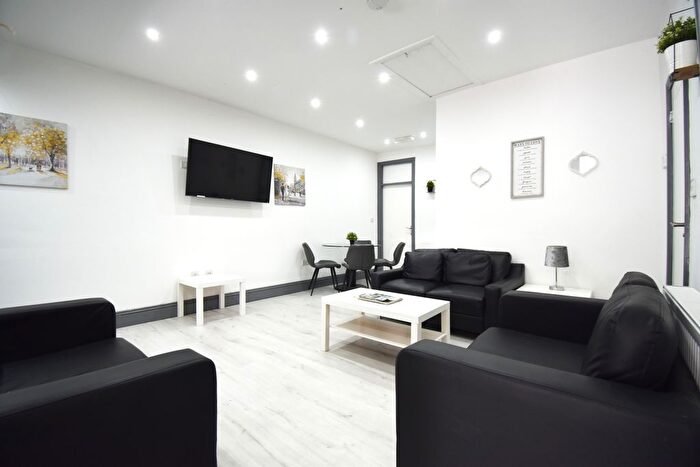 3 Bedroom Flat To Rent In Daventry Road, Coventry, CV3