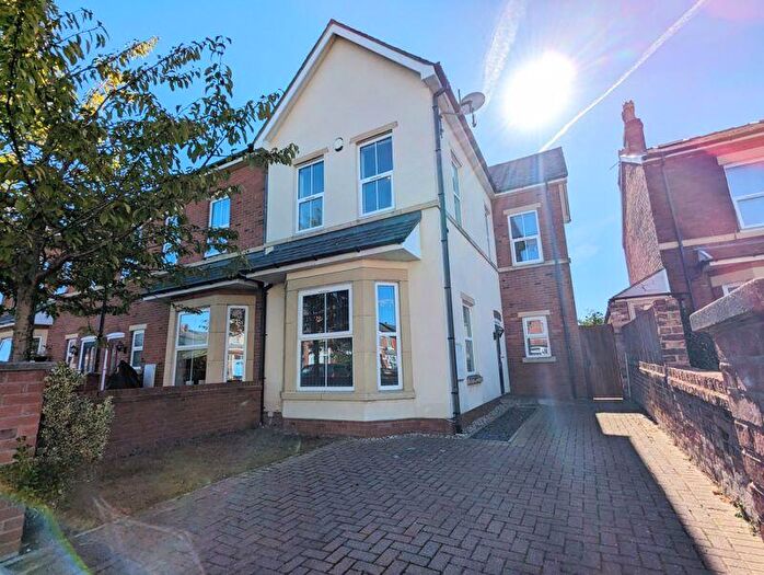 2 Bedroom End Of Terrace House To Rent In Hampton Road, Southport, Merseyside, PR8