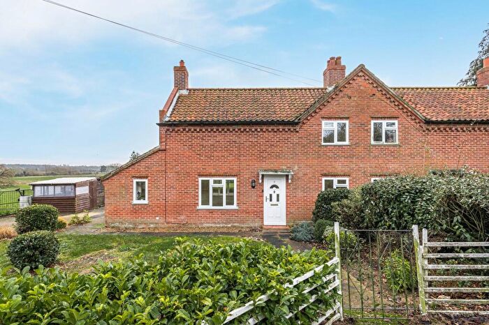 2 Bedroom Semi Detached House For Sale In Bylaugh, NR20