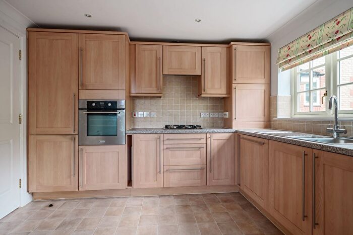 2 Bedroom Flat For Sale In Gatchell Oaks, Trull, TA3