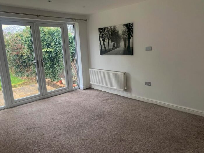 3 Bedroom Bungalow To Rent In Severn Road, Oadby, Leicester LE2