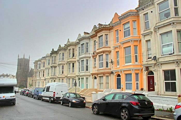 1 Bedroom Flat To Rent In Priory Road, Hastings, TN34