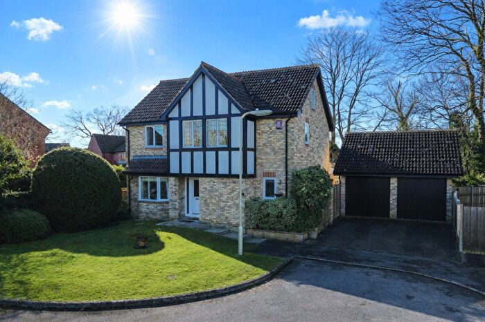 5 Bedroom Detached House For Sale In Argente Close, Fleet, GU51