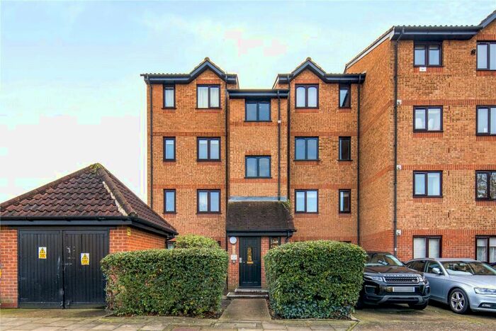 1 Bedroom Flat To Rent In Glenville Grove, London, SE8