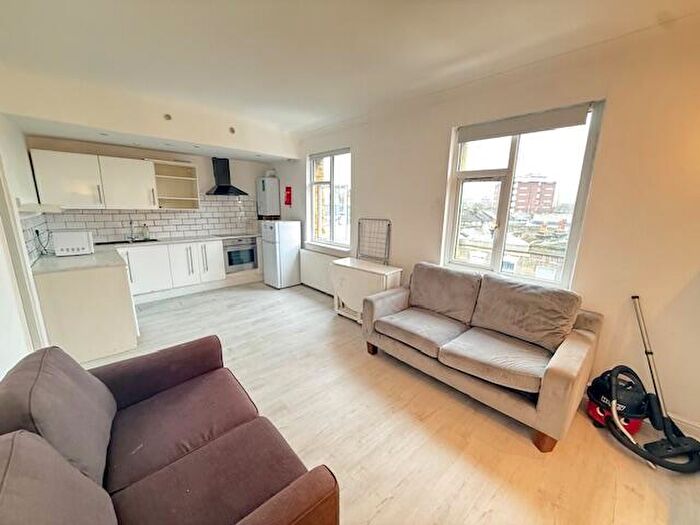 2 Bedroom Flat To Rent In Blackstock Road, London, N4