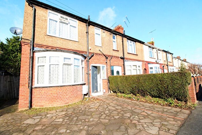 3 Bedroom Semi-Detached House To Rent In Blundell Road, Luton, LU3