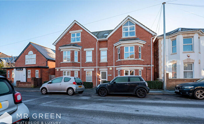 1 Bedroom Apartment For Sale In Harcourt Road, Bournemouth, Dorset, BH5