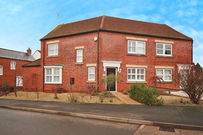 3 Bedroom End Terrace House For Sale In Addison Drive, Stratford-Upon-Avon, Warwickshire, CV37