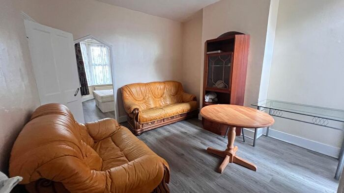 4 Bedroom Terraced House To Rent In Charlemont Road, East Ham, London, E6