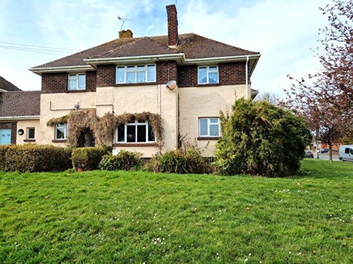 2 Bedroom Flat For Sale In Moormead, Budleigh Salterton, EX9